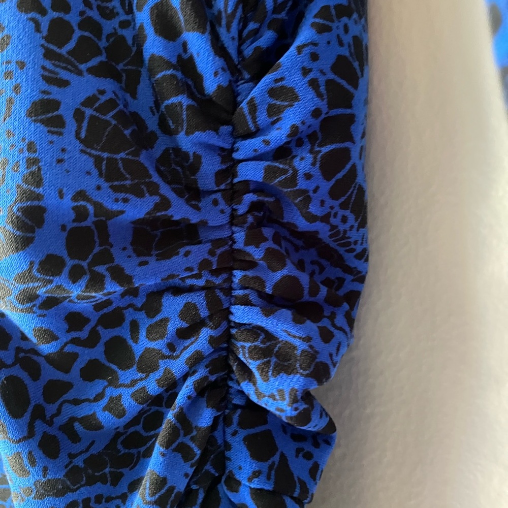 David Meister Flattering Dress in Beautiful blue and black stretchy fabric. - Picture 2 of 5